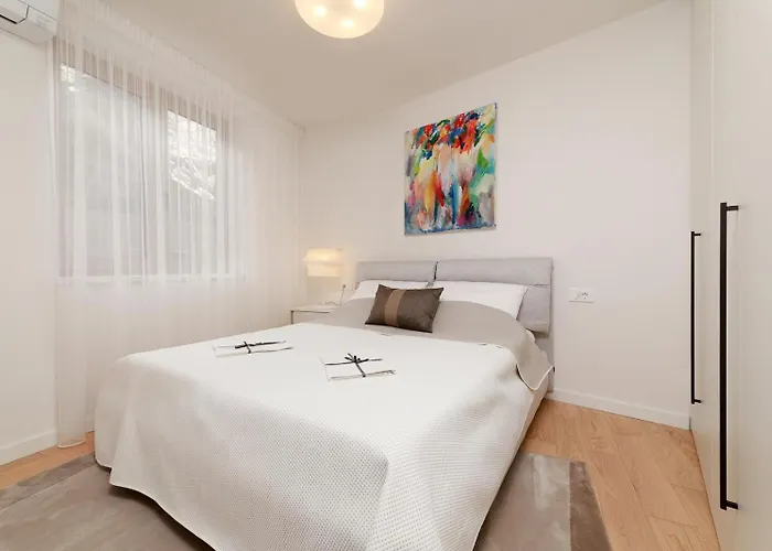 Luxury Twin Slatina * אופטיה